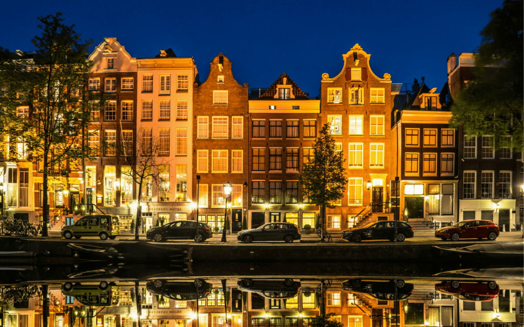 Things To Do In Amsterdam At Night - Emma Jane Explores